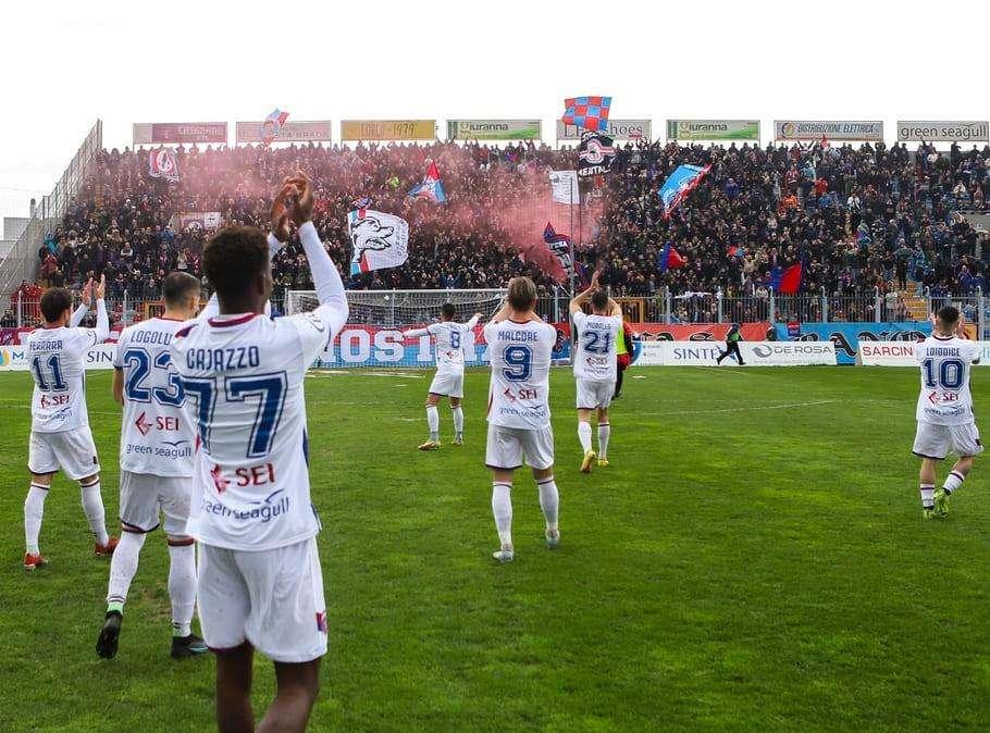 Casarano domina: 2-0 al Nardò in un derby senza storia
