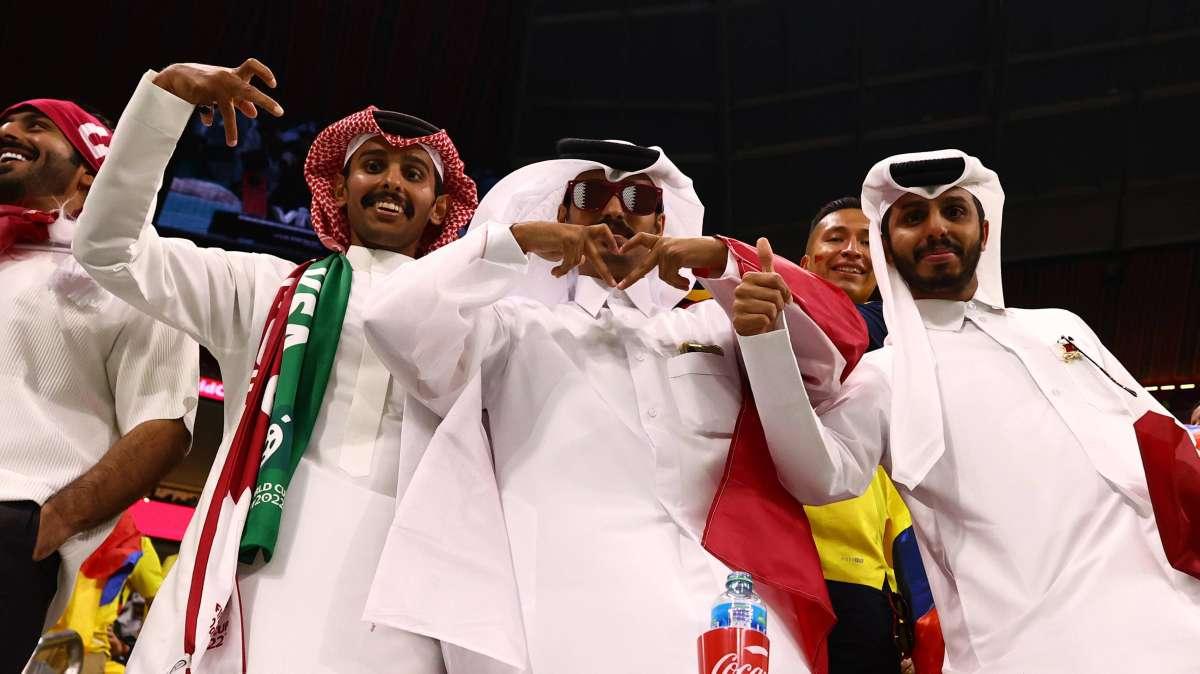Qatar, a nightmare start. Fans leave the stadium en masse in the 45th minute: "FIFA worried"