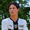 Il primo giorno di Lontani in maglia Parma: dallo shooting a un incontro speciale