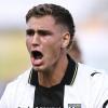 Pellegrino rischia di diventare un ‘Leoni-bis’: la Juventus tratta col Parma, ma l’assenza di offerte può favorire inserimenti dall’estero. E non ci sono ‘accordi verbali’ che tengano