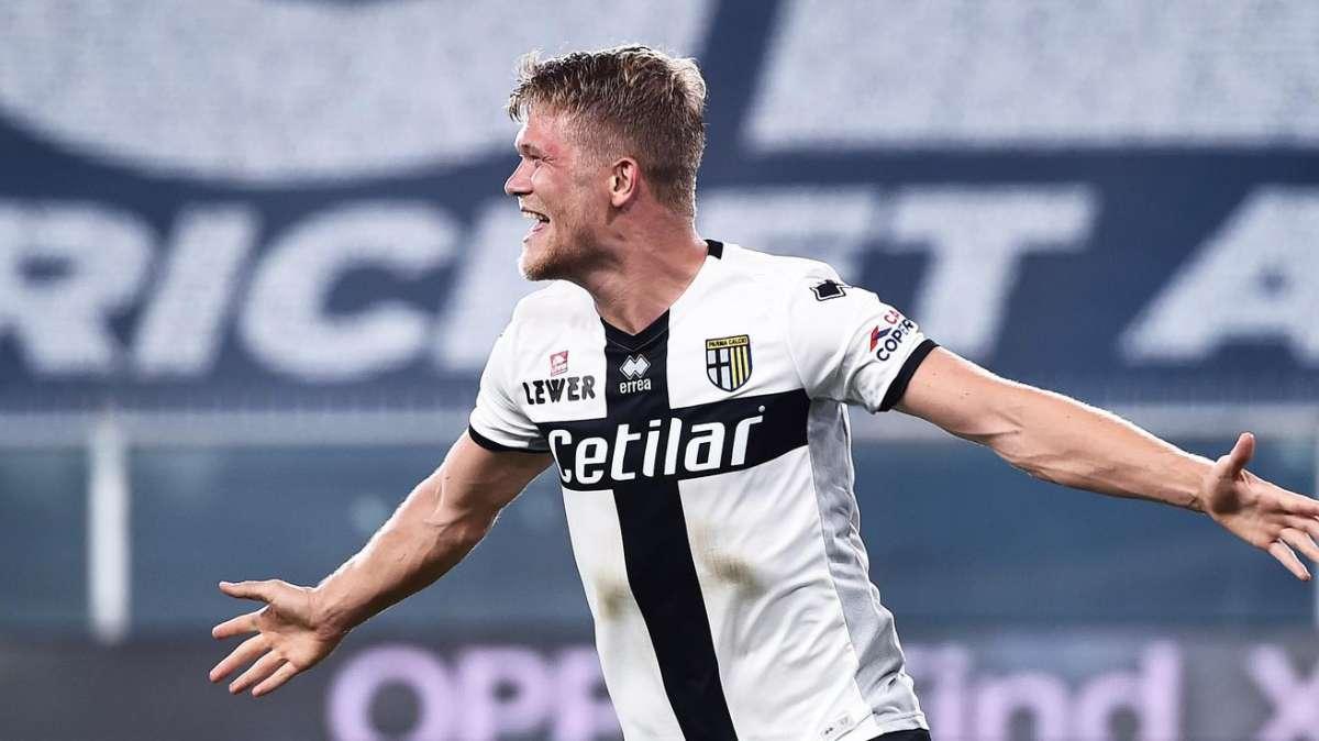 5 anni fa la tripletta di Cornelius al Genoa: il Parma celebra la splendida vittoria su Instagram