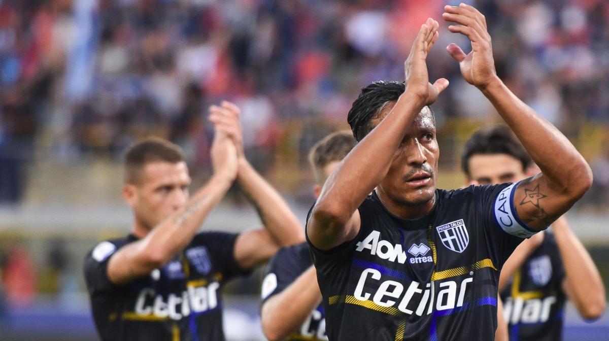 Il Parma ricorda la magia su punizione di Bruno Alves: “Pura classe al Tardini”
