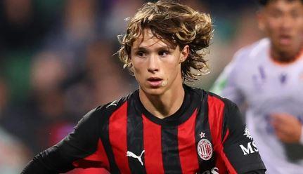 Il Parma ci prova per Comotto! Il classe 2008 farà ritorno al Milan dopo il prestito allo Spezia