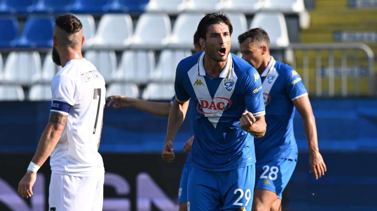 Cagliari, in giornata l'arrivo di Borrelli. Per Zortea servono 10 milioni