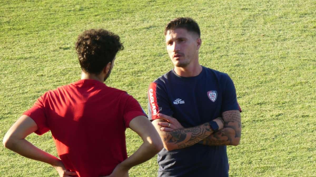 Il Cagliari ha deciso: Pisacane in panchina, niente Vanoli. Che resta un nome per il Parma