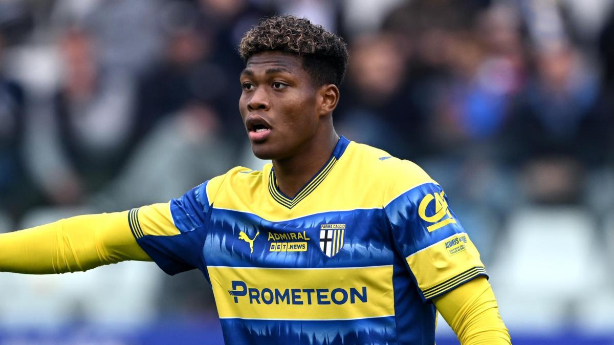 L'Arsenal annuncia Meslier: ora l'affondo per Suzuki da parte del Leeds?