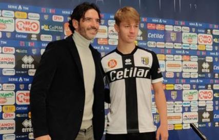Ex - Nicolussi Caviglia potrebbe tornare in A: il centrocampista è seguito da Torino e Fiorentina