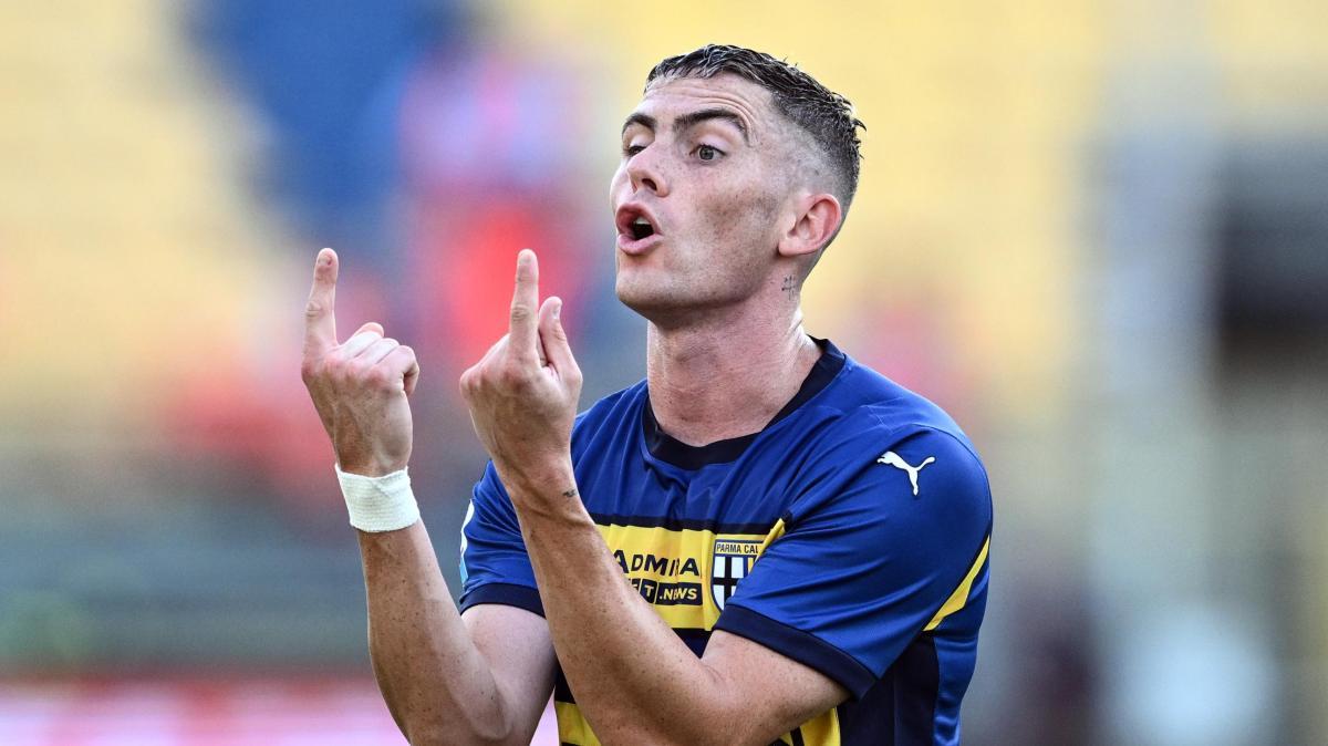 Estevez saluta il Parma sui social: "Sempre lasciato tutto per la maglia. Forza Parma sempre"