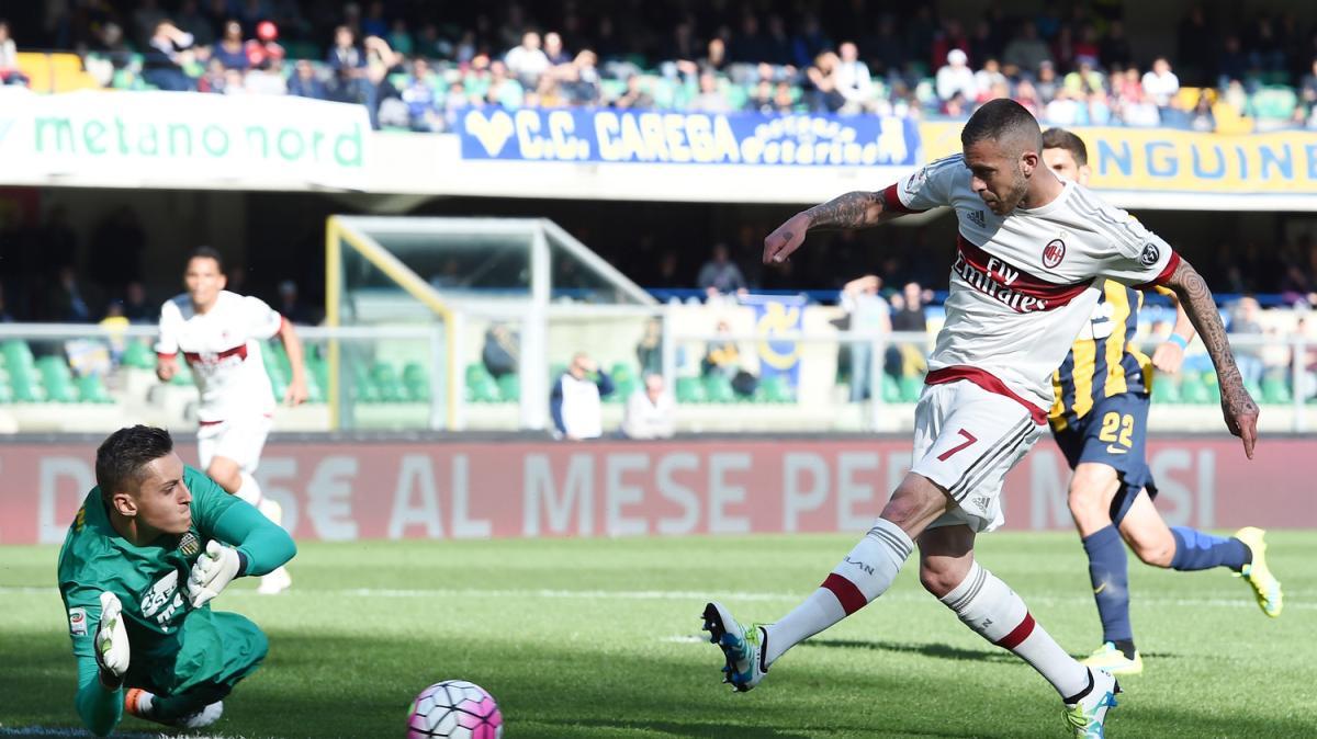 Menez: "Il gol più bello in carriera il tacco al Parma. Il campo era bagnato e la palla schizzò in aria"