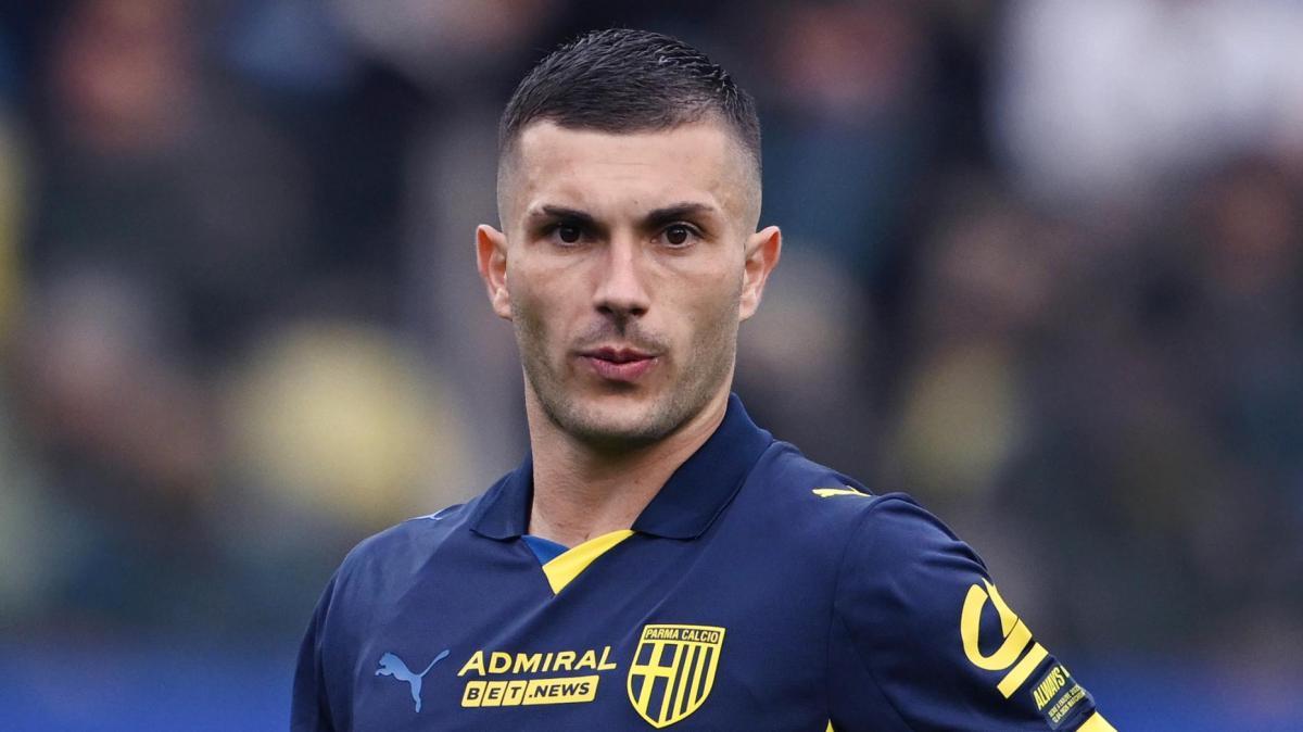 Le ultime dal mercato: il Parma punta tutto su Strefezza. Kabar nuovo nome sulla fascia