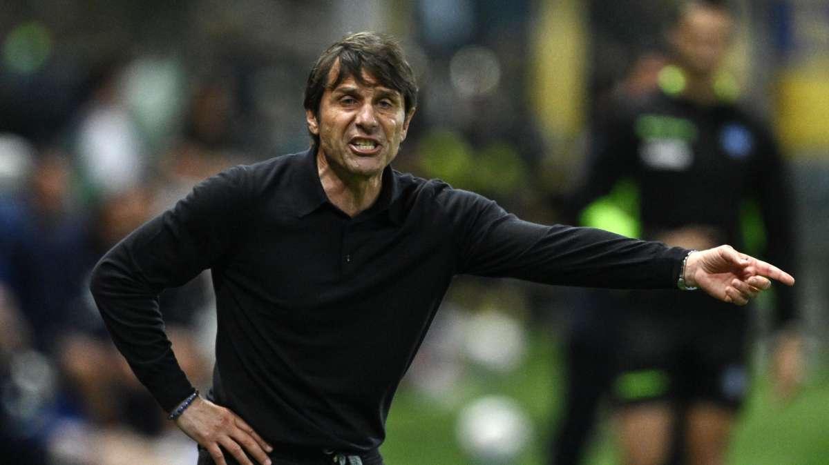Conte al vice di Chivu: "Pezzo di m***a, dopo ti vengo a prendere". Ecco cos'è successo durante l'espulsione 