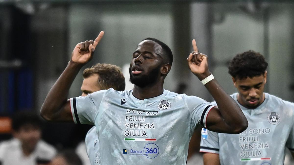 Serie A, l'Udinese domina e batte la Fiorentina 3-0. Decisivo un super Davis