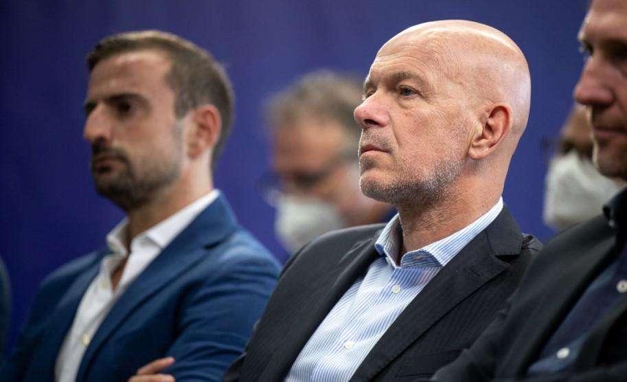 Pederzoli: "Due giocatori sono arrivati, altri ne arriveranno. Pecchia? Avanti insieme"