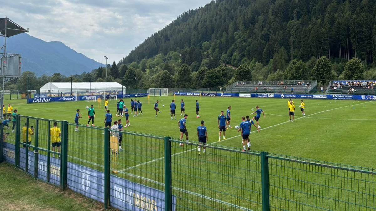 Un altro giorno di lavoro: le immagini dell'allenamento di ieri del Parma a Pinzolo