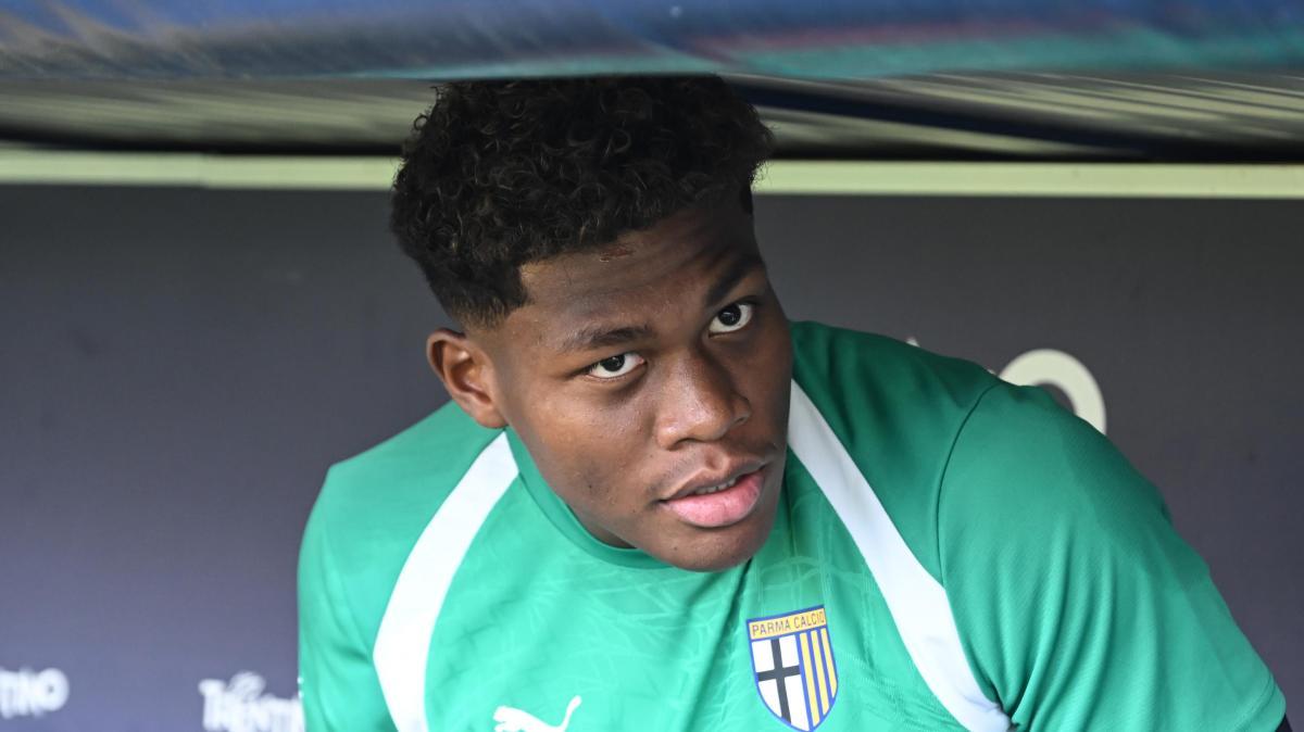 35 milioni per Suzuki? Sarebbe uno dei portieri più costosi di sempre. Anche Buffon in lista