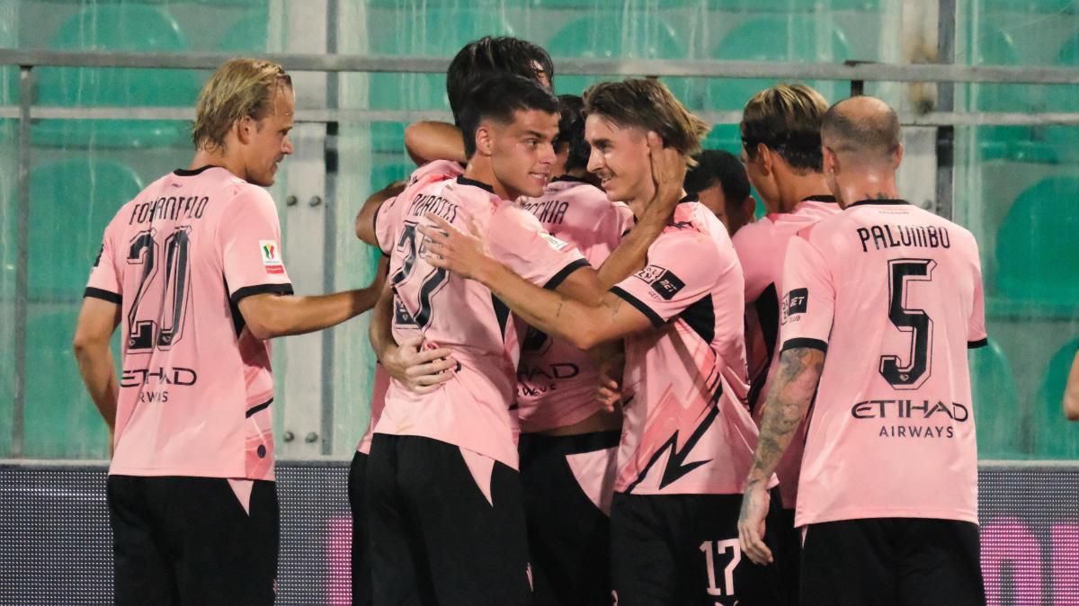 Coppa Italia: il Palermo annulla 5-2 il Mantova, il Verona sorprende il Cagliari