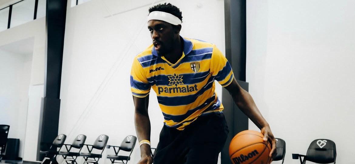 Pascal Siakam tifoso gialloblu: il campione NBA con la maglia di Crespo e l'inno del Parma