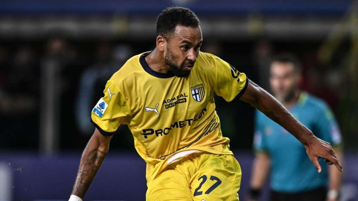 Al momento resta sopita la pista Hernani per il Palermo. Prima i rosanero devono cedere