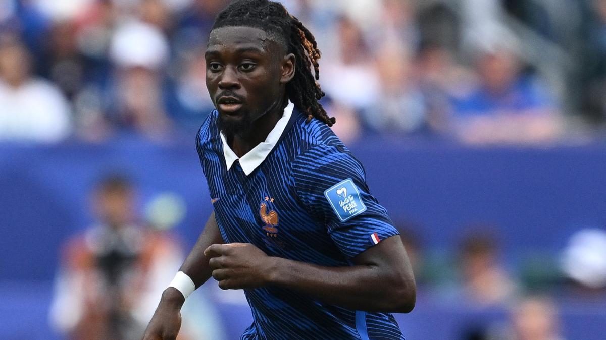 Manu Kon&egrave;, Francia