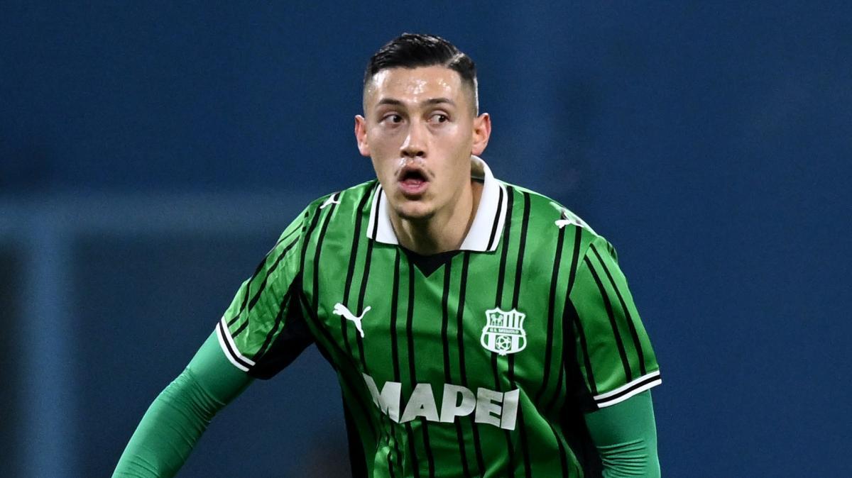 Sassuolo, infortunio per Idzes: i tempi di recupero
