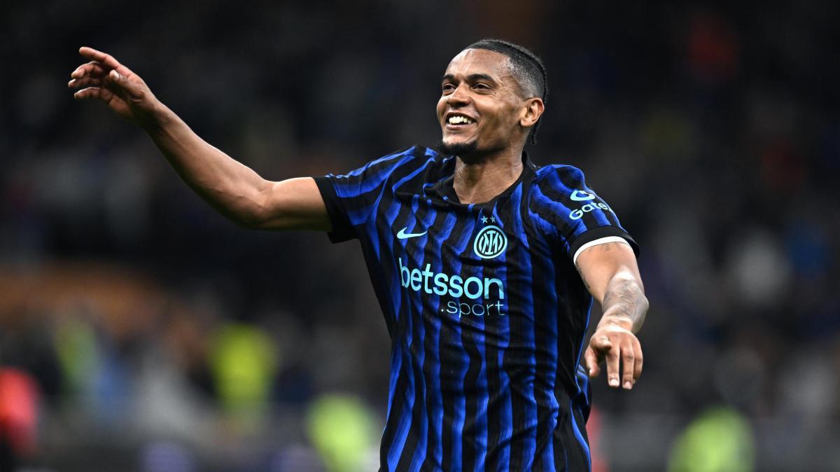 Inter, Akanji: "Possiamo giocarcela contro qualsiasi avversario. Stones? La concorrenza migliorerà tutti"