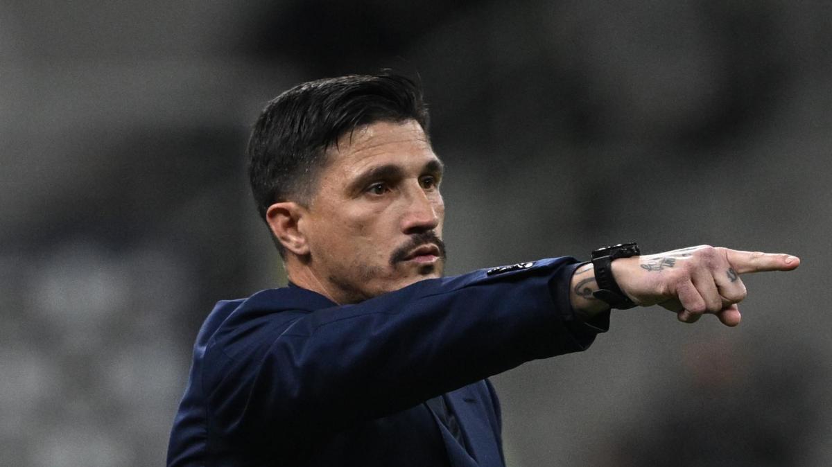 Cagliari, Pisacane: "Non siamo Palestra-dipendenti. Sulla posizione di Folorunsho..."