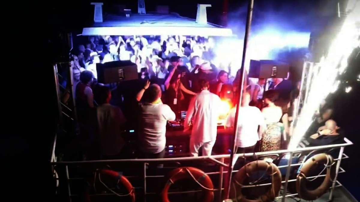 "The love boat": grazie a Roberto e Davis una notte da ricordare in crociera sul Trasimeno!