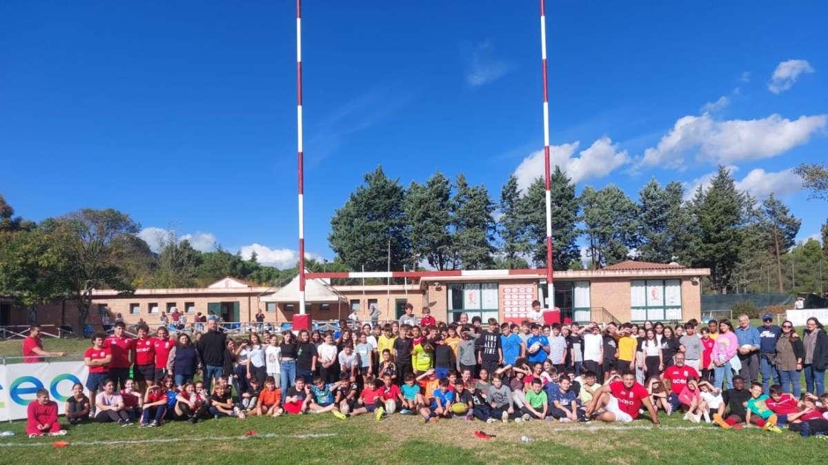 La visita degli studenti per caricare il Rugby Perugia sinora sempre sconfitto in campionato