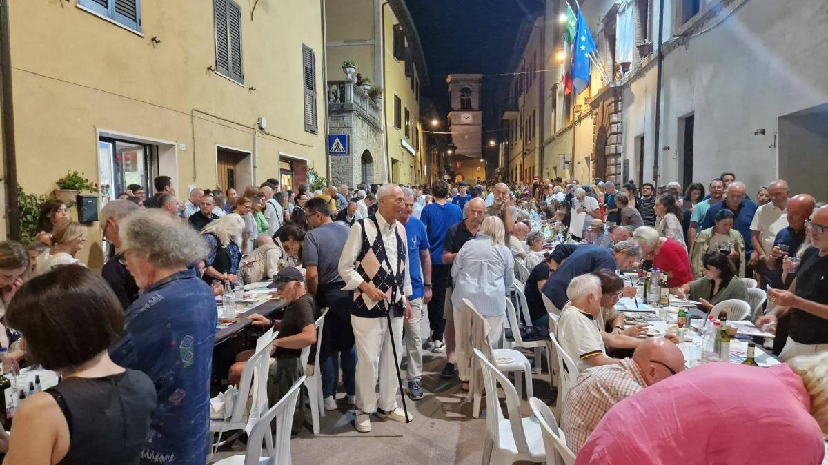 Che magnifica serata dei Vinarelli! A Torgiano ancora una serata di grandi emozioni, con il sindaco a gioire...