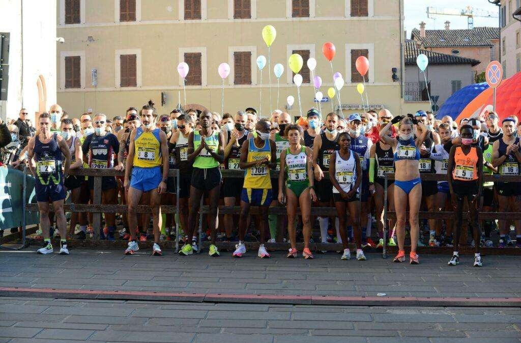 A Foligno è arrivato il giorno della Mezza Maratona! Un migliaio di corsa per le vie del centro storico