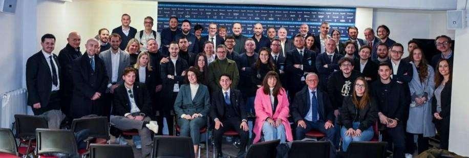 Francesco Baldoni a Bologna insieme ai responsabili della comunicazione del club di Serie C 