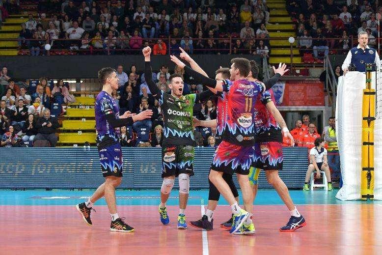 La Sir conquista la ventiduesima vittoria consecutiva: battuta anche Varsavia in Champions League!