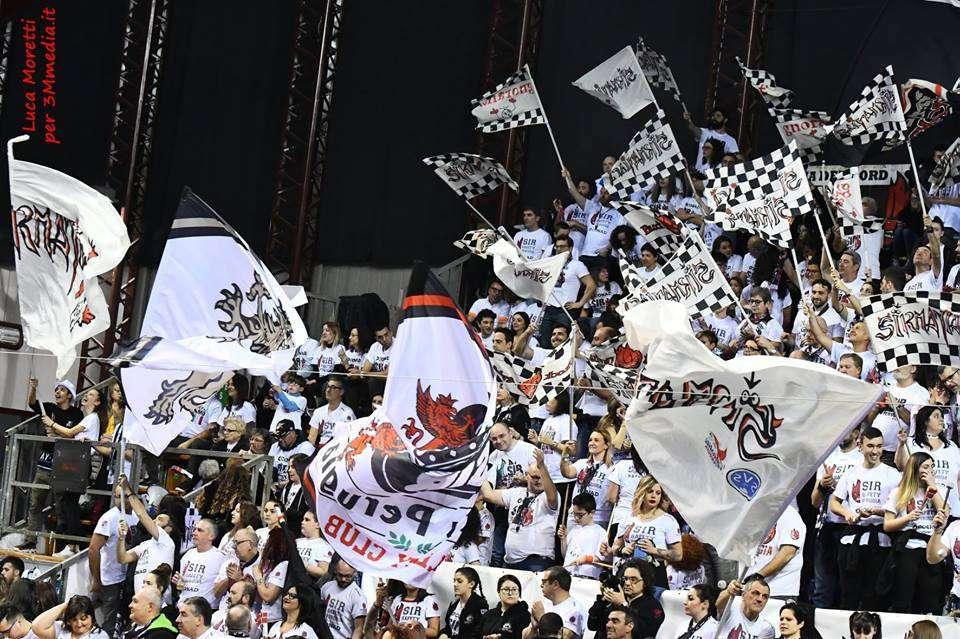 L'intervento della curva dei Sirmaniaci... "Solo noi ci rapportiamo con la società, gli altri provvederanno a loro stessi..."