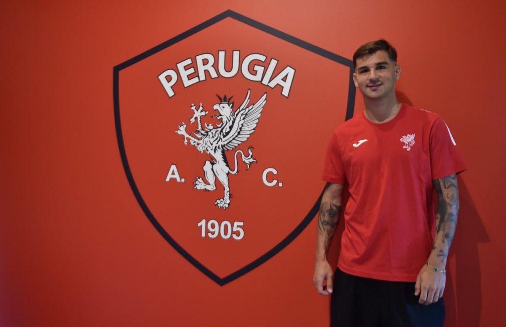 Il Perugia ha ufficializzato l'ingaggio del centrocampista albanese Kabashi