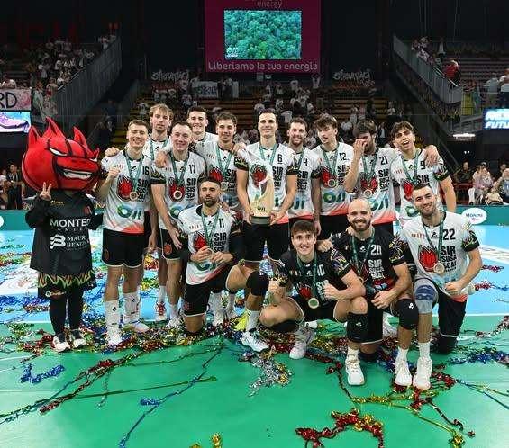 Lunedì alle ore 12 in programma la presentazione alla Sala dei Notari della Sir Susa Scai Perugia di volley maschile