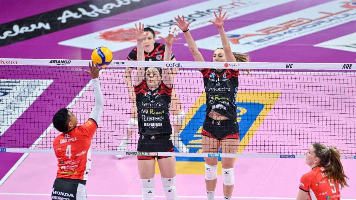 Sconfitta pesantissima per la Bartoccini Perugia: perde a Cuneo il primo degli scontri salvezza