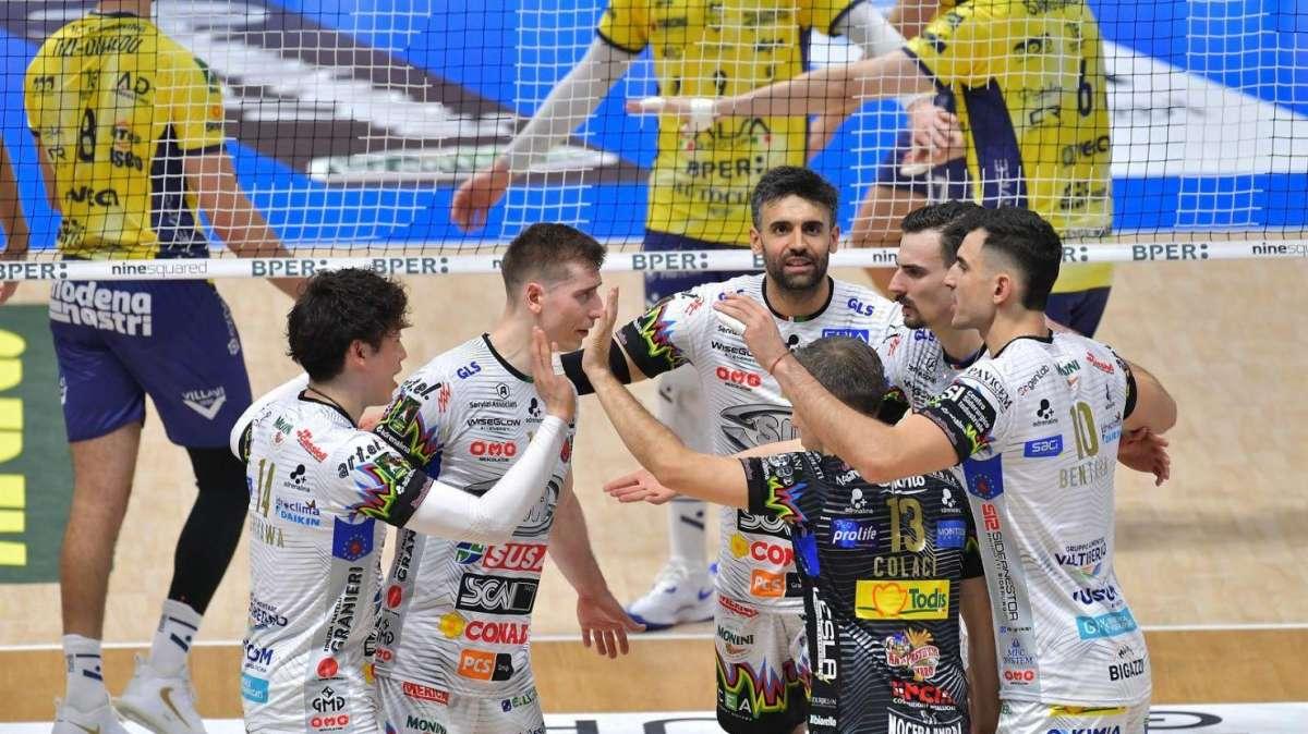 C'è Sir Perugia-Modena (LIVE su www.perugia24.net) per la Superlega di volley maschile