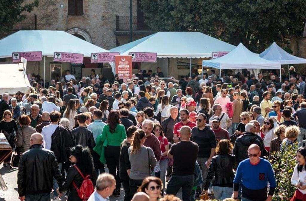 Dopo lo 'scippo' di Porchettiamo si riparte! "San Terenziano si riappropria della festa della porchetta, che mai sarà proprietà privata"