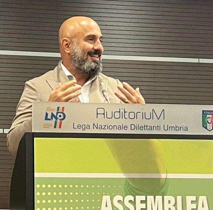 Il saluto dell'assessore comunale di Perugia Pierluigi Vossi al calcio umbro