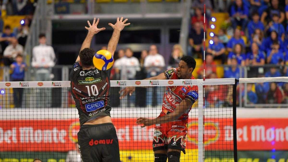 Domenica al PalaBarton si gioca Sir Perugia-Modena: oggi apre la prevendita