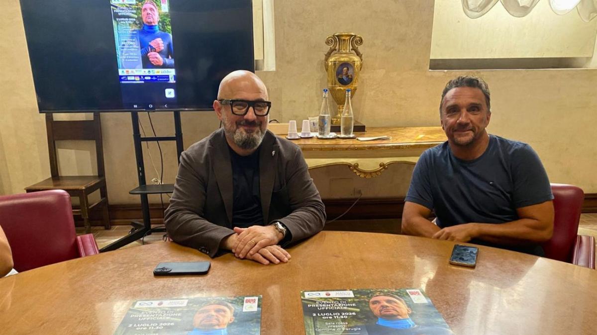 Il medico Marco Fratini pronto a nuotare 170 km in 72 ore: l'iniziativa prende il nome di "Infinity Swim"
