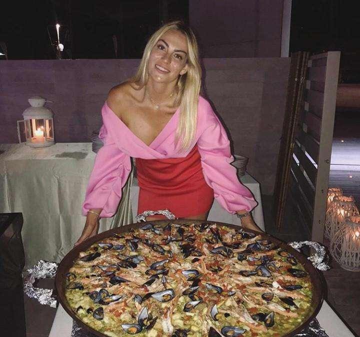 Che grande festa per Veronica Angeloni! I suoi 34 anni da ricordare tra brindisi e sorrisi!