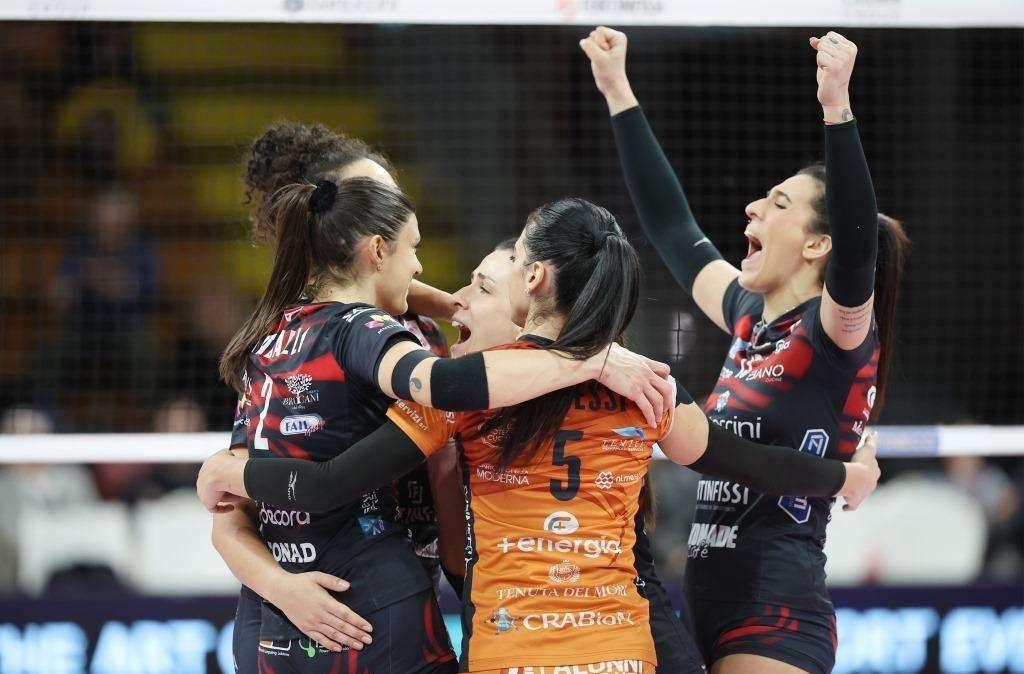 La Bartoccini si avvia verso l'A1 di volley femminile: in testa alla Pool promozione con sei punti di vantaggio!