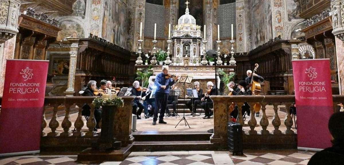 Tante le emozioni alla Basilica di San Pietro per il concerto di Uto Ughi voluto dalla Fondazione Perugia