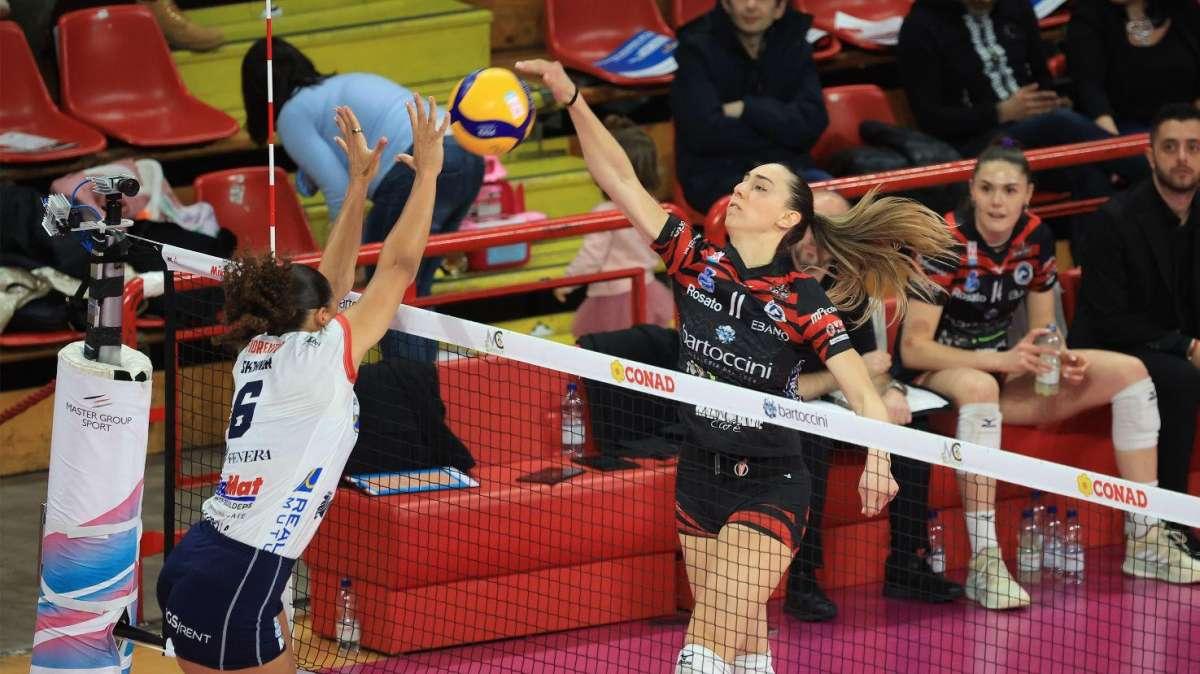 La Bartoccini MC Restauri domenica a Chieri nei playoff-challenge per ribaltare la sconfitta dell'andata
