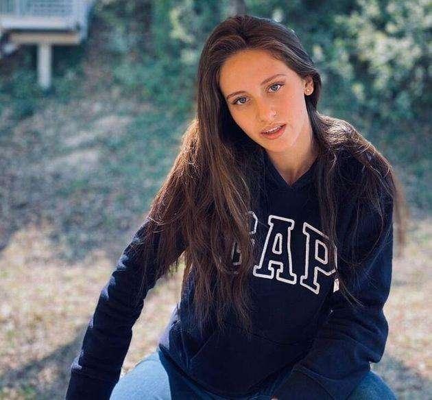 A Solomeo i funerali di Carlotta, con grande vicinanza ed affetto da parte di tutta la comunità