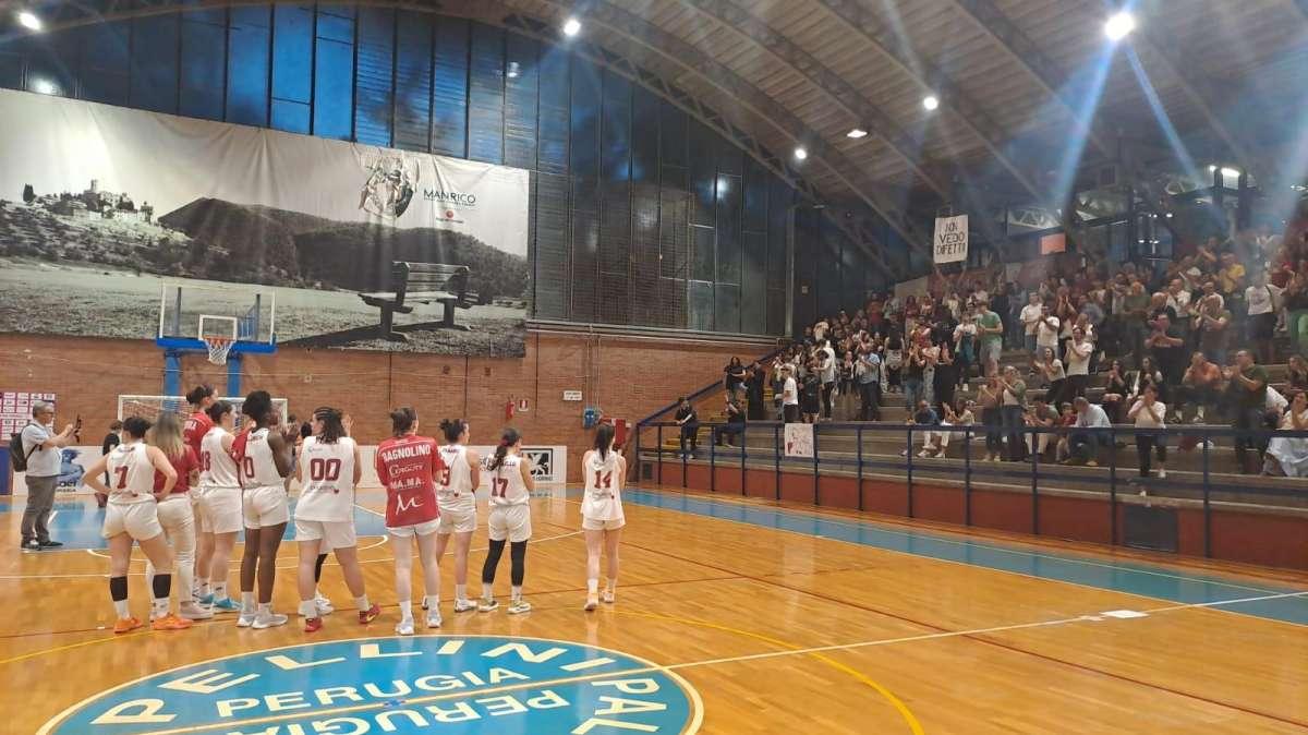 Per la Pallacanestro Perugia svanisce il sogno dell' A2 femminile: battuta al PalaPellini da Salerno 