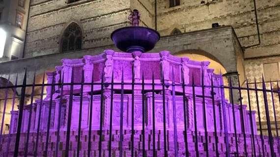 Stasera a Perugia potrete ammirare il fascino della Fontana Maggiore illuminata di viola