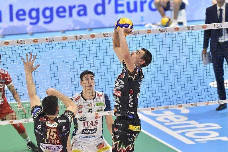 La Sir Susa Vim Perugia vola in finale di Supercoppa contro Civitanova! Battuto Trento!