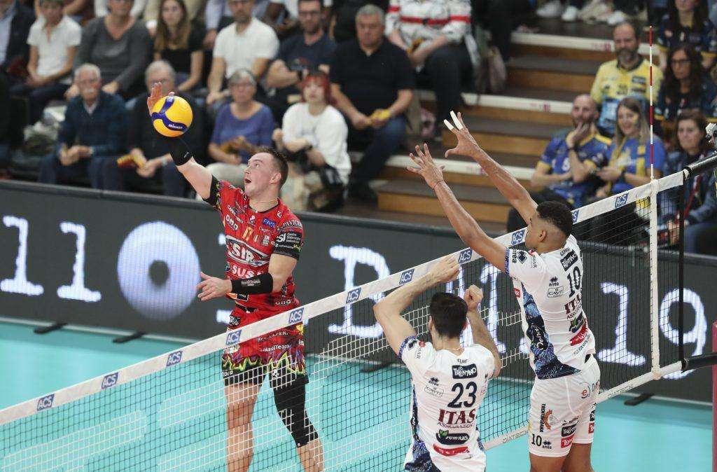 Il programma del fine settimana nel volley maschile: c'è Sir Susa Vim Perugia-Trento (LIVE su www.perugia24.net)